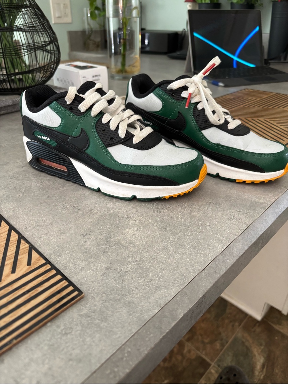 Nike Air Max Youth 4Y  Sneakers